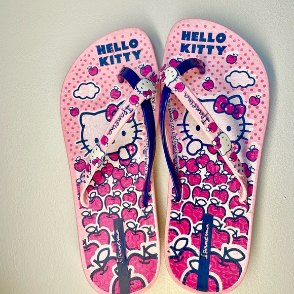 Girls Hello Kitty Flip Flops | Size 13/1 - Picture 5 of 5